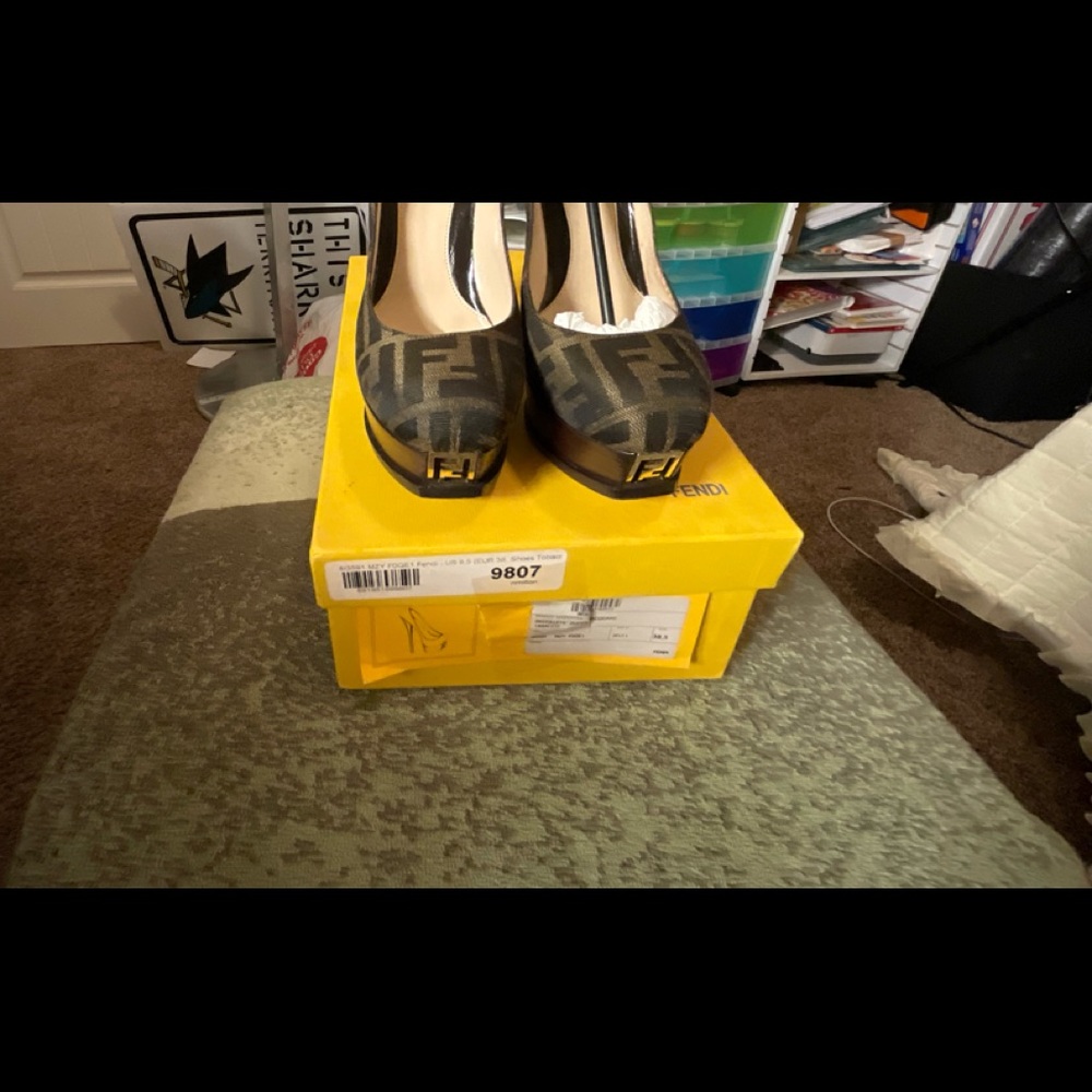 FENDI DÉCOLLETÉ ZUCCA JACQUARD